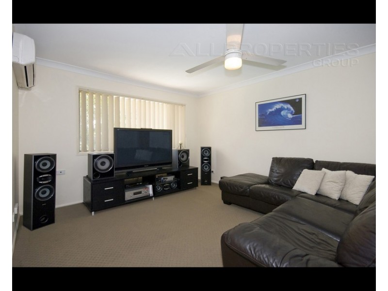 4 Simpson Way, Forest Lake QLD 4078