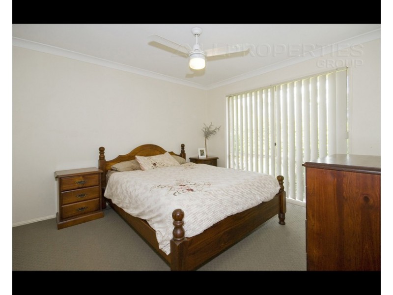 4 Simpson Way, Forest Lake QLD 4078