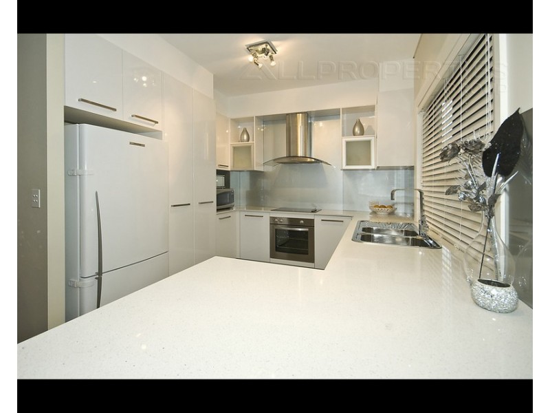 16 Trinette St, Shailer Park QLD 4128