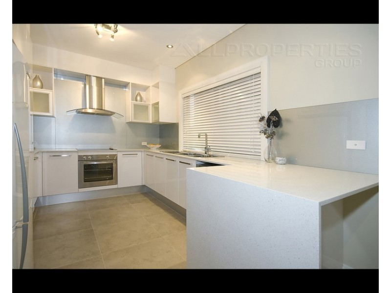 16 Trinette St, Shailer Park QLD 4128