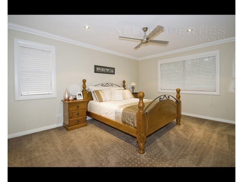 16 Trinette St, Shailer Park QLD 4128