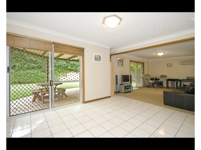 114  Garro St, Sunnybank Hills QLD 4109