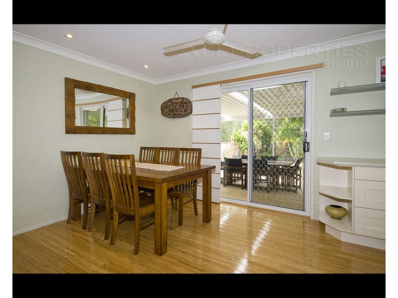 15 Statesman Cres, Sunnybank Hills QLD 4109