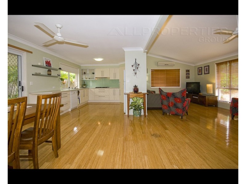 15 Statesman Cres, Sunnybank Hills QLD 4109