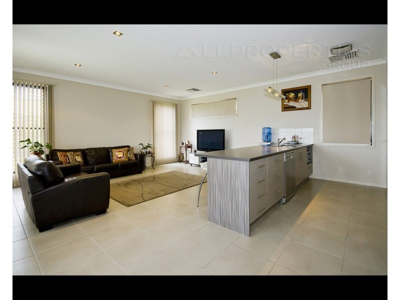 5 Doulton Street, Calamvale QLD 4116