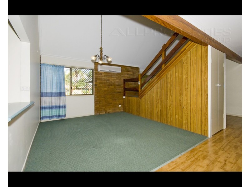 1 LANGHAM STREET, Hillcrest QLD 4118