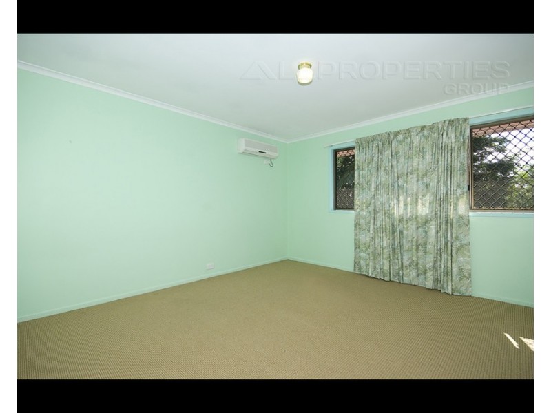 1 LANGHAM STREET, Hillcrest QLD 4118