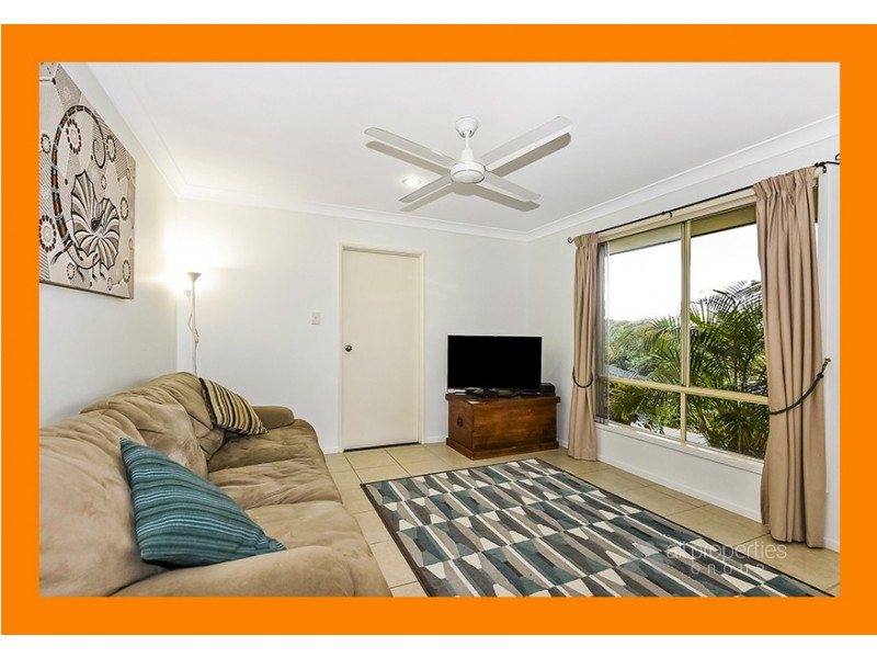 9 SAMIA CT, Regents Park QLD 4118