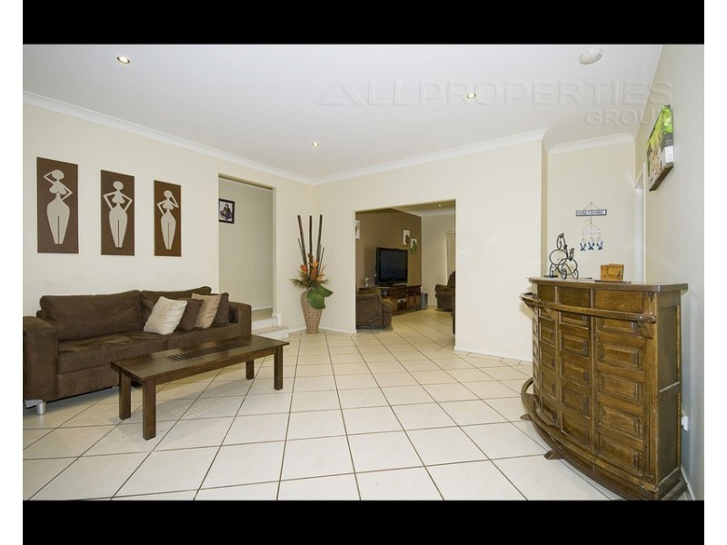 3 Burnside Place – Creekwood, Forest Lake QLD 4078