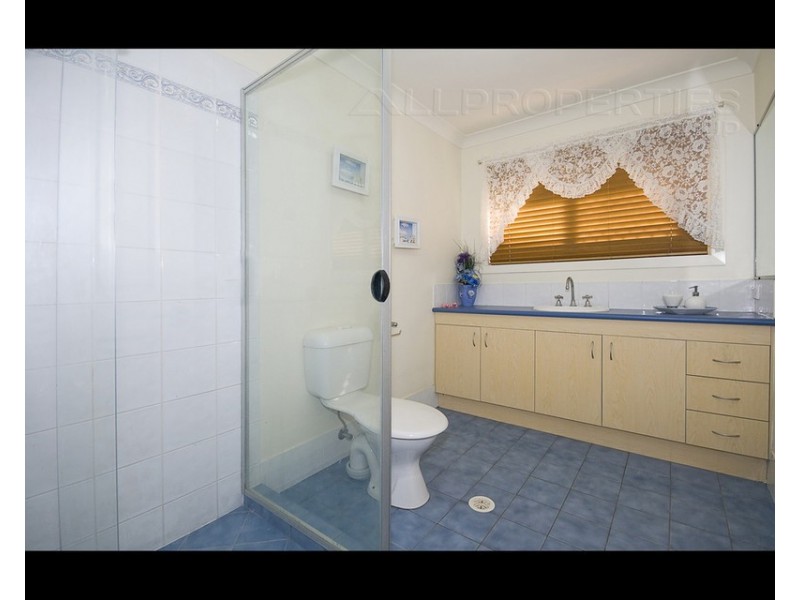 3 Burnside Place – Creekwood, Forest Lake QLD 4078