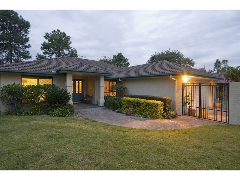7 Lakeside Crescent, Forest Lake QLD 4078