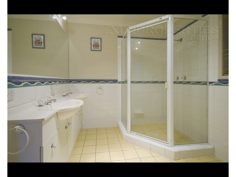 7 Lakeside Crescent, Forest Lake QLD 4078
