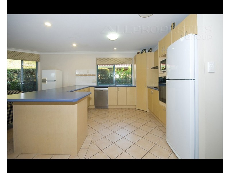 7 Lakeside Crescent, Forest Lake QLD 4078