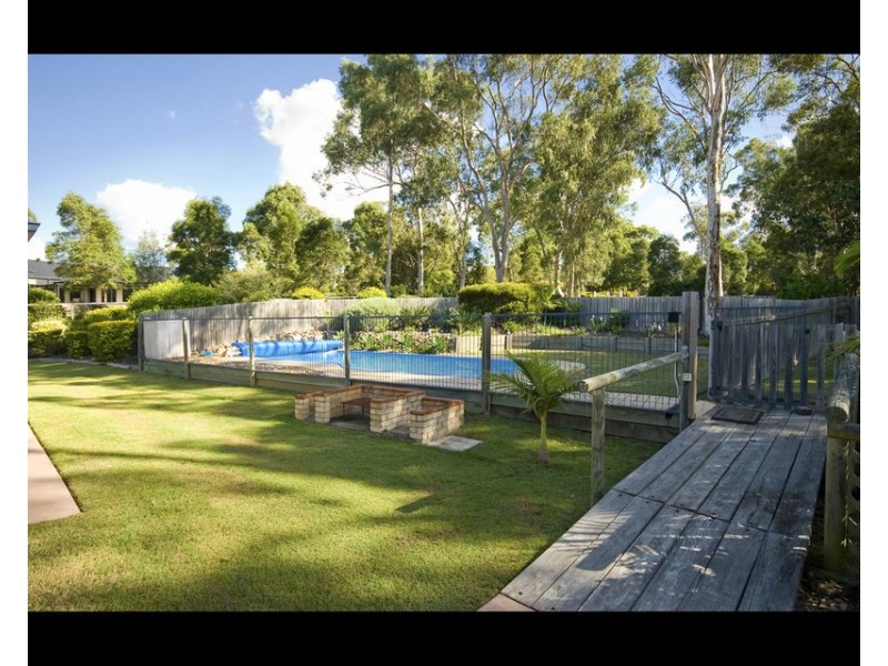 100 Lincoln Green Drive, Forestdale QLD 4118