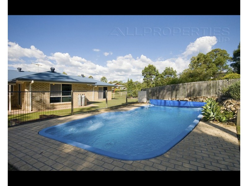 100 Lincoln Green Drive, Forestdale QLD 4118