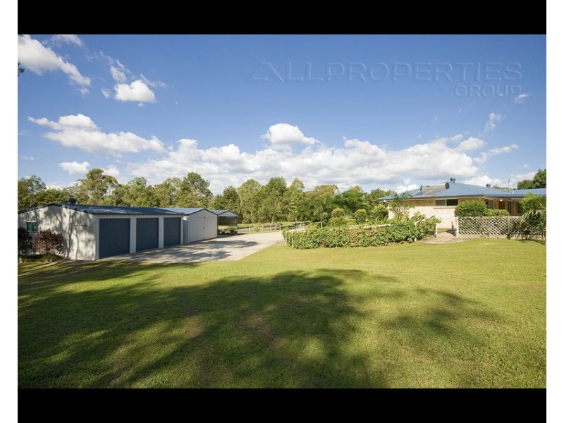 100 Lincoln Green Drive, Forestdale QLD 4118