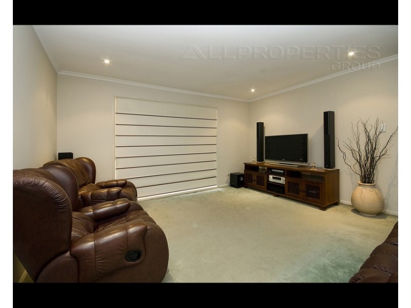 14 Moore Place, Forest Lake QLD 4078