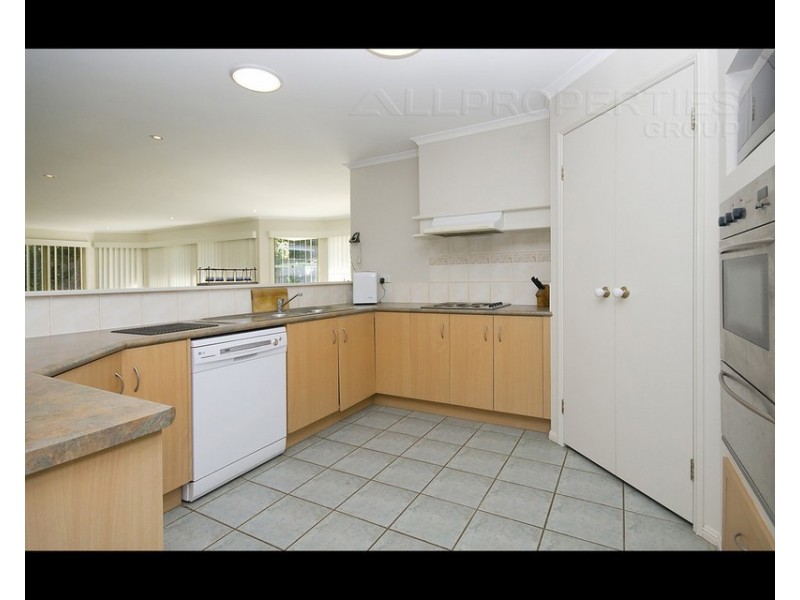 14 Moore Place, Forest Lake QLD 4078