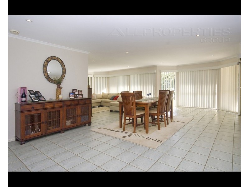 14 Moore Place, Forest Lake QLD 4078