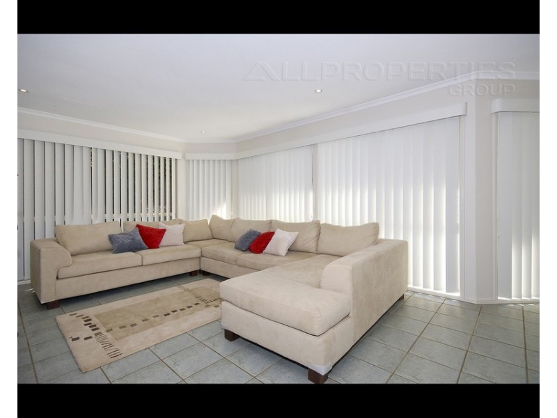 14 Moore Place, Forest Lake QLD 4078