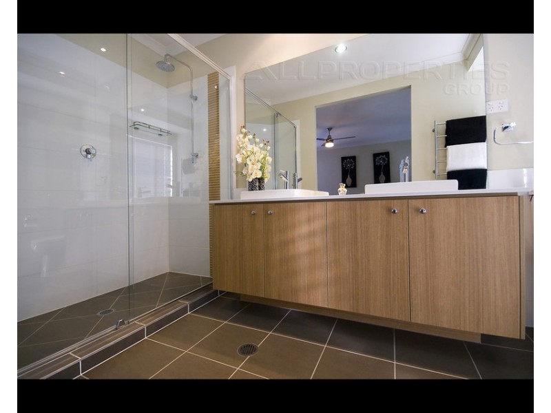 22 Aspen Street, Heathwood QLD 4110