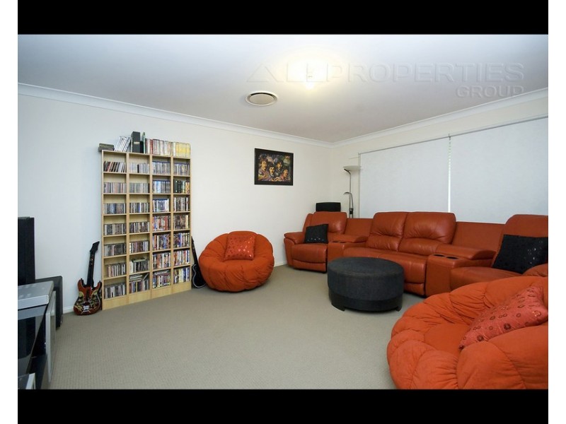 8 Daisy Place, Doolandella QLD 4077