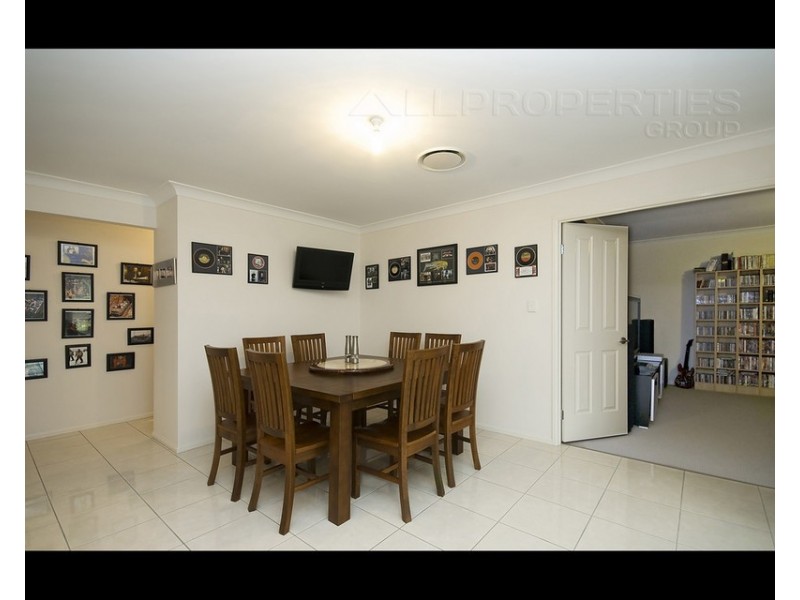 8 Daisy Place, Doolandella QLD 4077