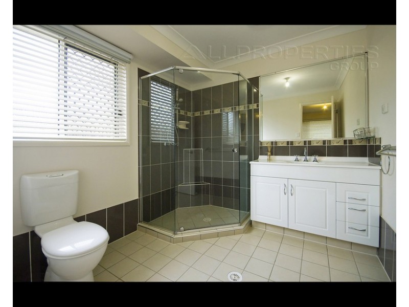 8 Daisy Place, Doolandella QLD 4077