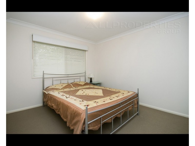 8 Daisy Place, Doolandella QLD 4077