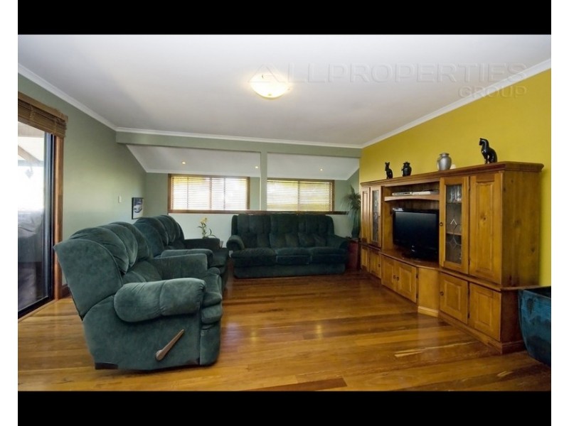 40 Edinburgh Rd, Alexandra Hills QLD 4161