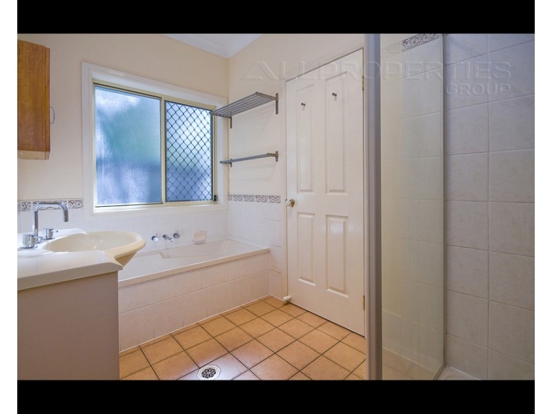 18 Babylon Place, Forest Lake QLD 4078