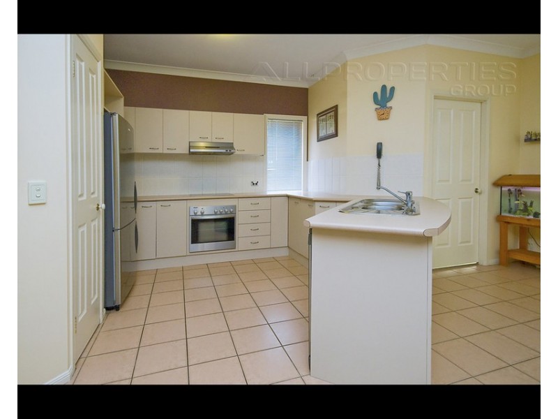 18 Babylon Place, Forest Lake QLD 4078