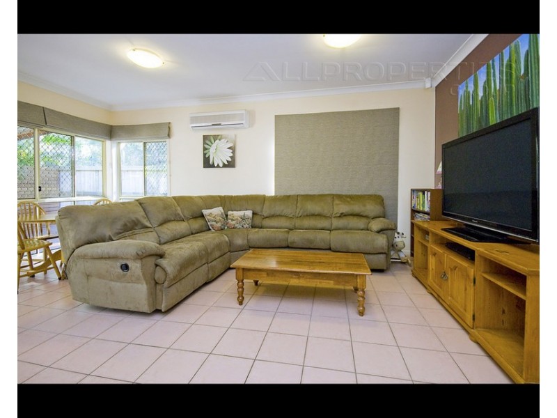 18 Babylon Place, Forest Lake QLD 4078