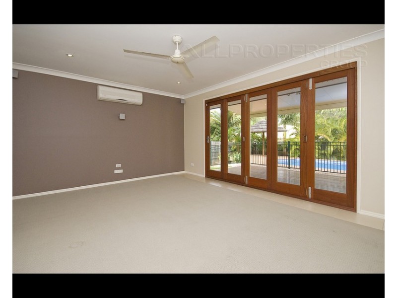 9 Scarlet Pl, Forest Lake QLD 4078