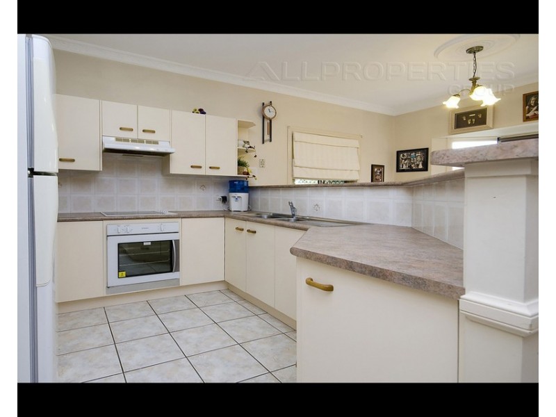 4 Queens Court, Forest Lake QLD 4078