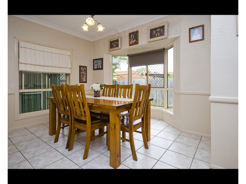 4 Queens Court, Forest Lake QLD 4078