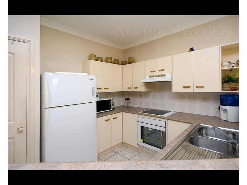 4 Queens Court, Forest Lake QLD 4078