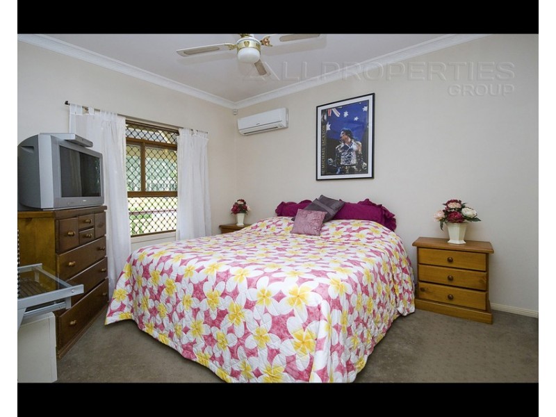 4 Queens Court, Forest Lake QLD 4078