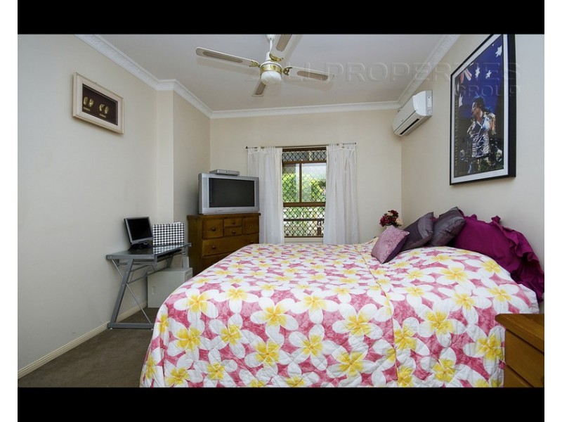 4 Queens Court, Forest Lake QLD 4078