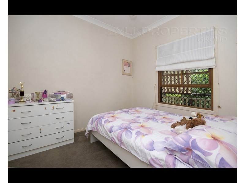 4 Queens Court, Forest Lake QLD 4078