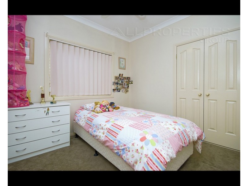 4 Queens Court, Forest Lake QLD 4078