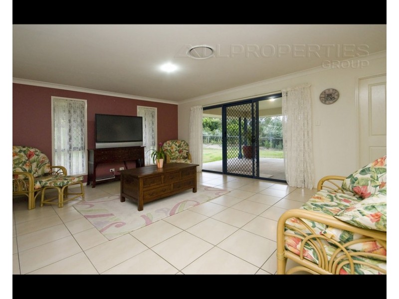 13 Howard Hughes Ct, Maudsland QLD 4210