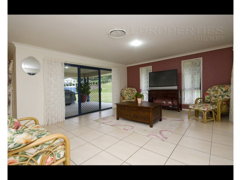 13 Howard Hughes Ct, Maudsland QLD 4210