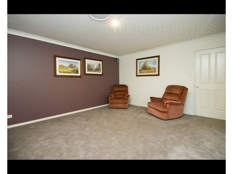 13 Howard Hughes Ct, Maudsland QLD 4210