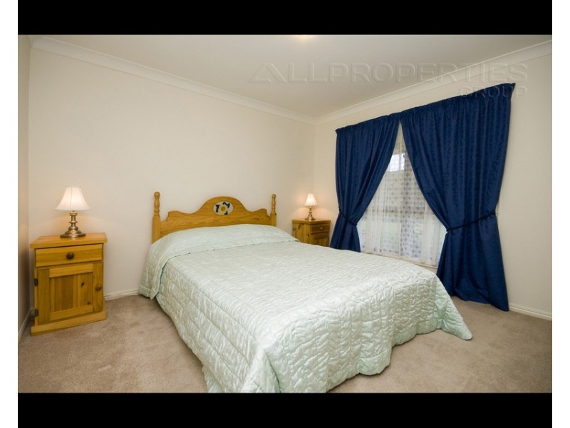 13 Howard Hughes Ct, Maudsland QLD 4210