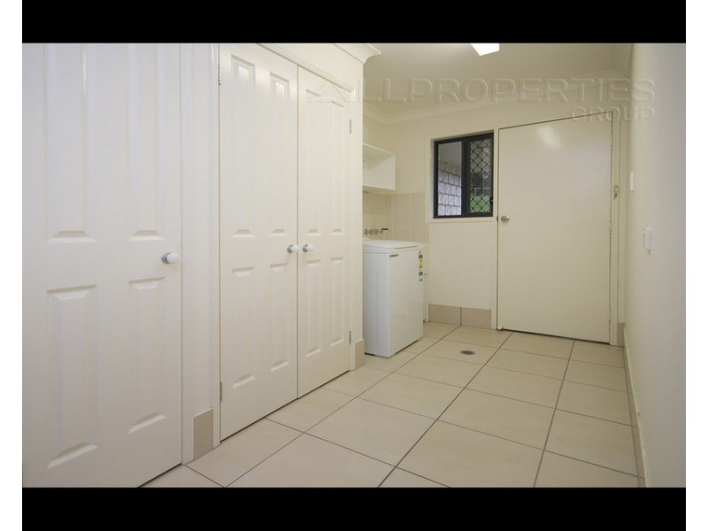 13 Howard Hughes Ct, Maudsland QLD 4210