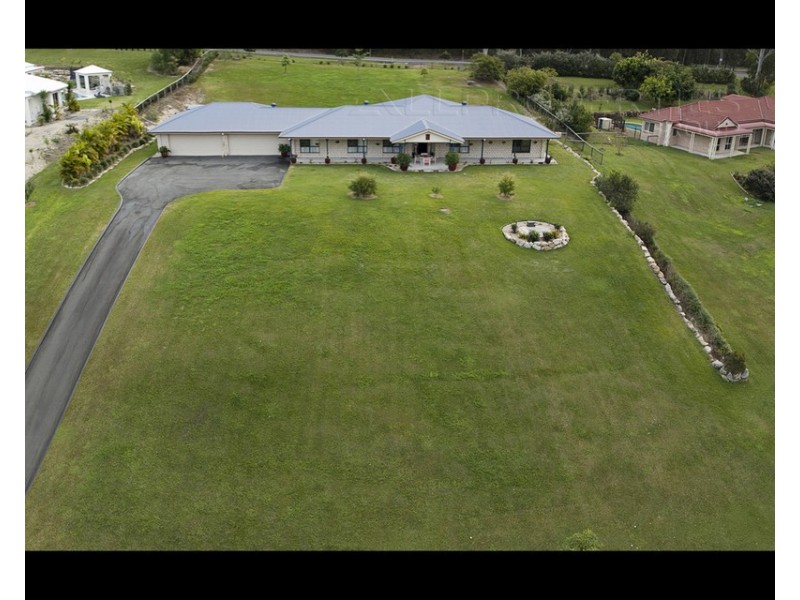 13 Howard Hughes Ct, Maudsland QLD 4210