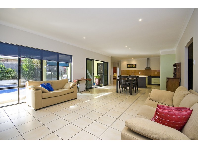 10 Randerson Street, Forest Lake QLD 4078