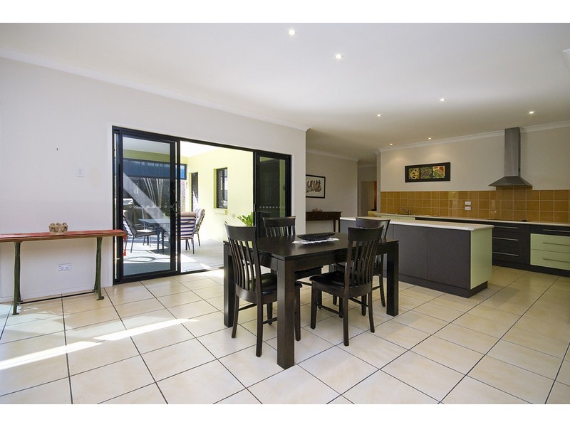 10 Randerson Street, Forest Lake QLD 4078