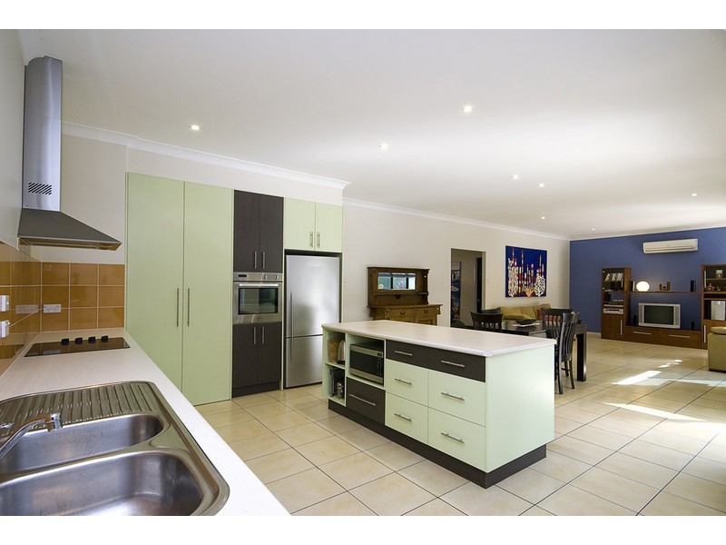 10 Randerson Street, Forest Lake QLD 4078